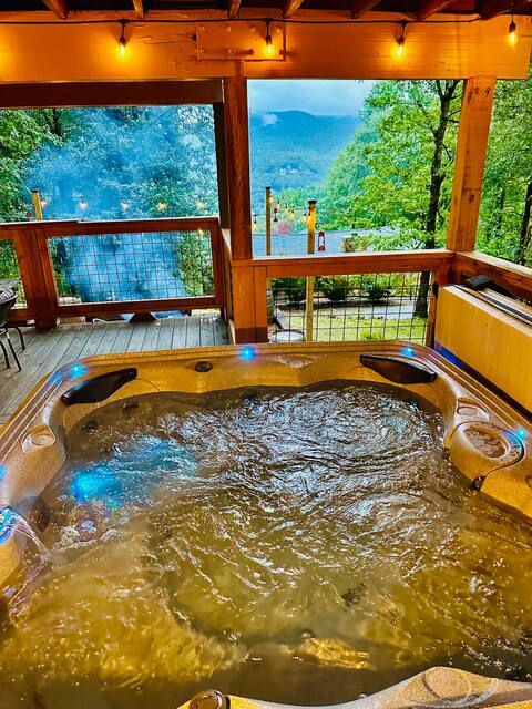 Hot Tub, Mnt View, Game RM, Pizza Oven & Fire Pit