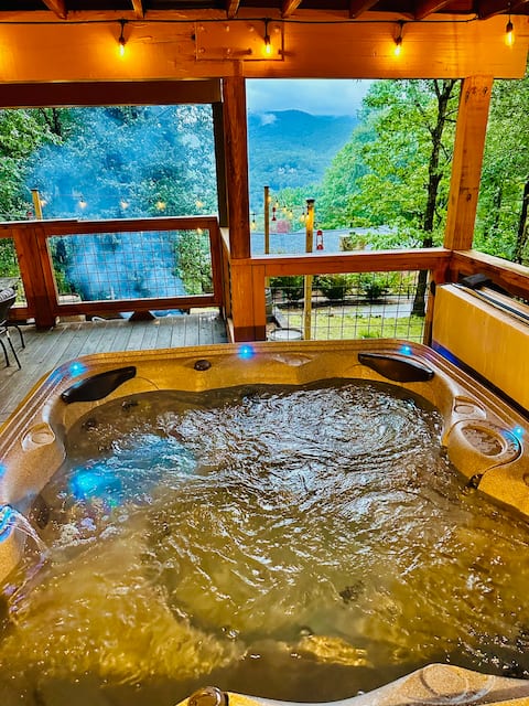 Hot Tub, Mnt View, Game RM, Pizza Oven & Fire Pit