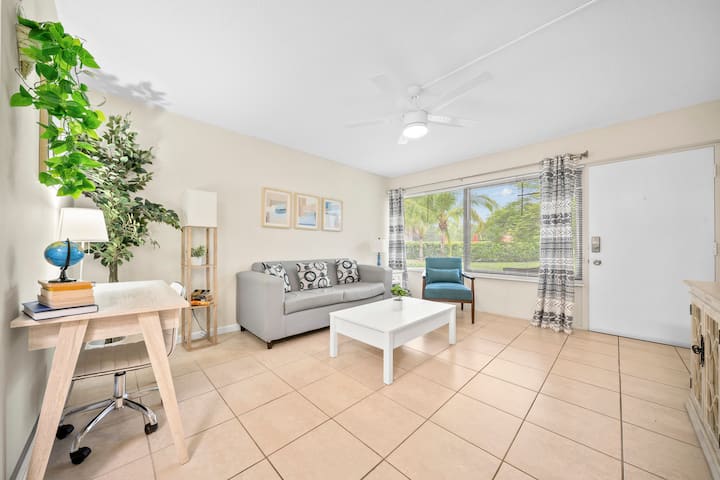 First Floor Located King Bed | Kitchen | Sofa Bed - Jensen Beach, FL
