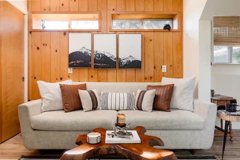 Top Airbnb: Cozy Getaway Near Yosemite in Pine Mountain Lake