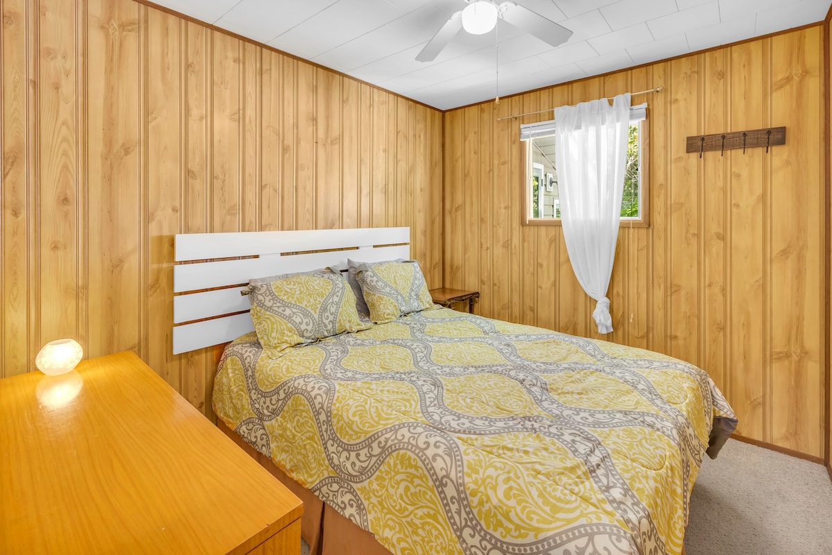 bračni krevet (širine 150 – 179 cm), zavjesa za zamračivanje