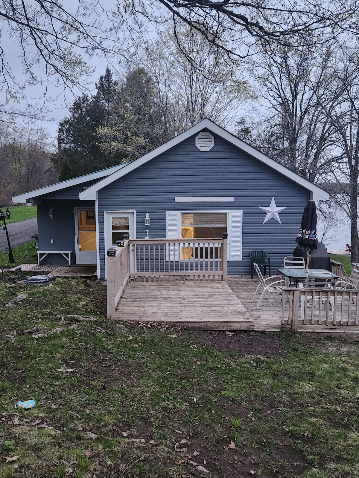 Waterfront Paradise full House Cottages for Rent in South Frontenac