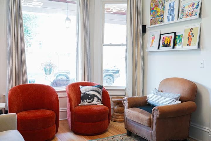 Impressive Three Bedroom On Historic Fenelon Place - Diamond Jo Casino Dubuque