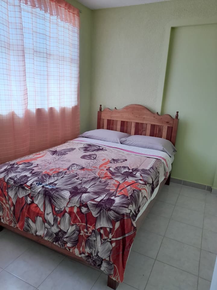 Სტუდიო ლოფტი კედარის ვარცხნილობით, იდეალურია წყვილისთვის