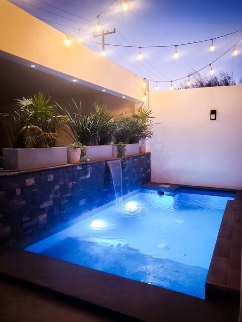 Private Suite with Pool and Independent Entrance