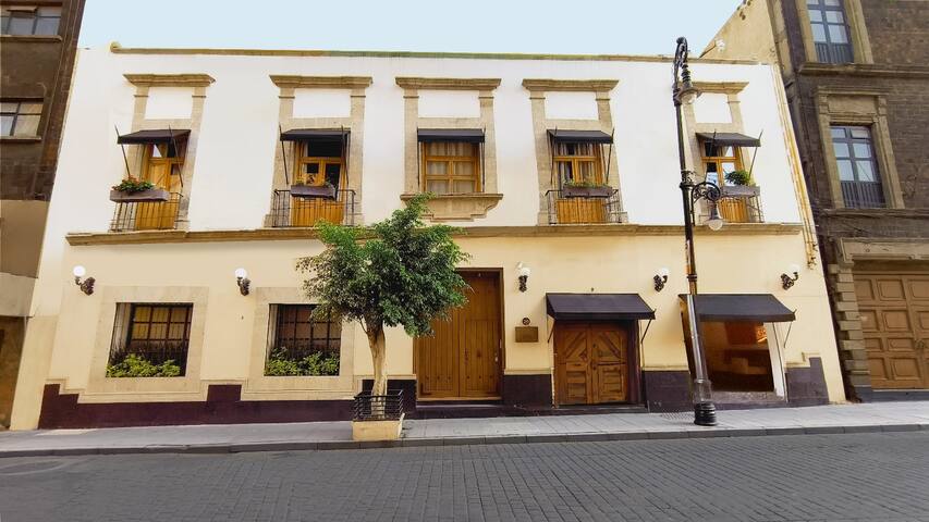 Casa Balcones Premium Penthouse by Casa Donceles gallery image 2