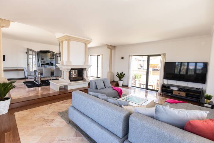 The Ocean- Beach front villa with amazing sunsets gallery image 4