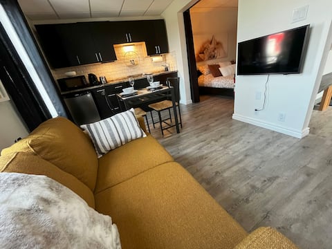 Popular Airbnb listing: Eklore Studio | Downtown with parking in Trois Rivières