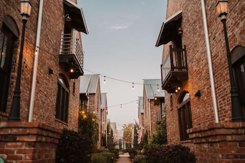 Cozy Lodge in Carlton Landing with Free Firewood