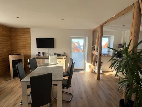 FeWo Wanderlust - Large balcony with evening sun