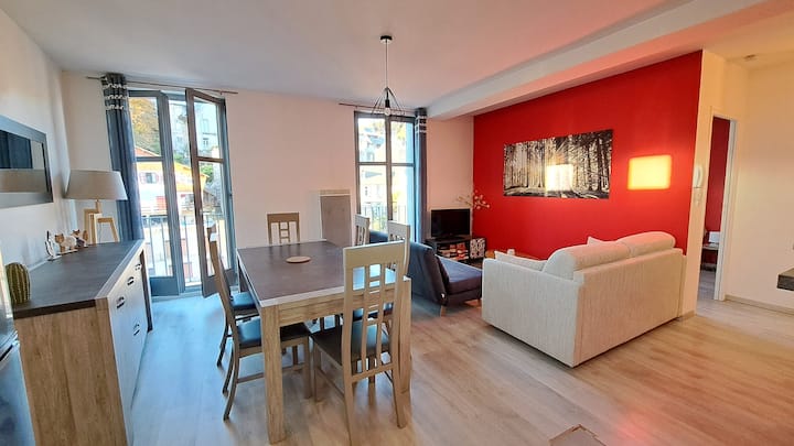Grand T2,  Calme Et Lumineux En Hyper Centre - La Tour-d'Auvergne