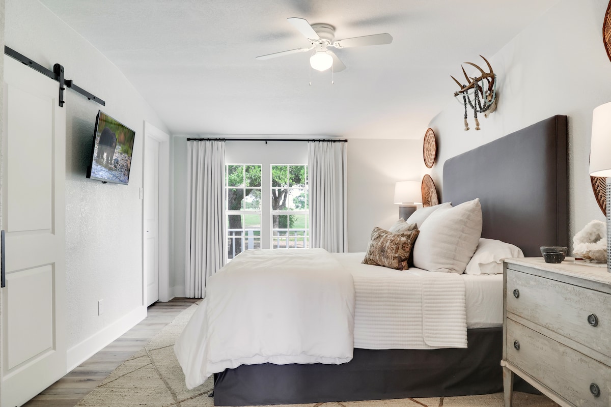 Farmhouse Primary King Bed 