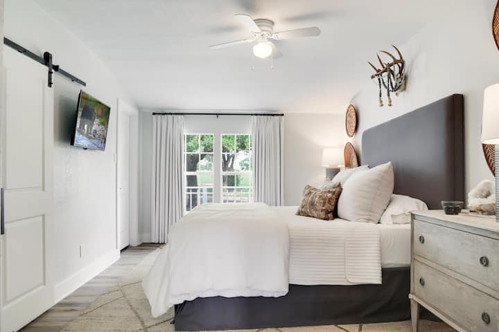 Farmhouse Primary King Bed 