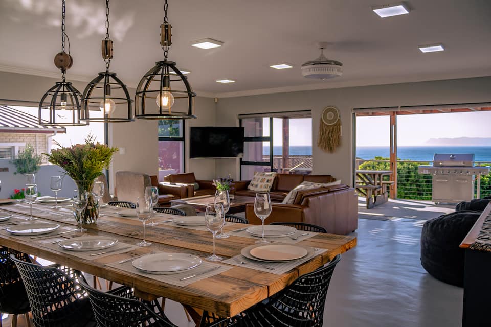 An ocean-view family house on the Whale Coast, De Kelders, Western Cape, South Africa, photo 9 of 10