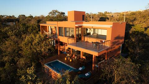 Casa Dawn - Pool, Style & View
