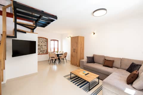 Top performing Airbnb: Apartment at Palm Square in Old Town in Stari Grad