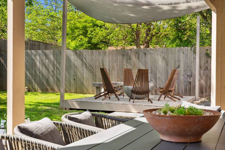 SoLux in SoCo | 4 King Suites +Wellness Room gallery image 2