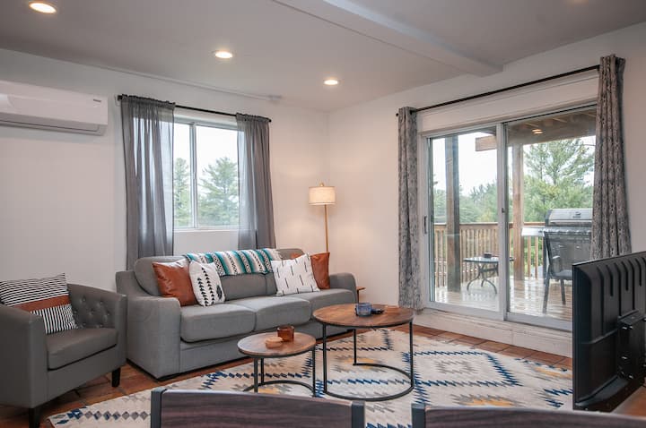 Duck Lodge | Lake Muskoka Waterfront + Sauna - Bracebridge