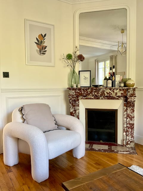 Cozy & bright apartment 10 minutes from Paris