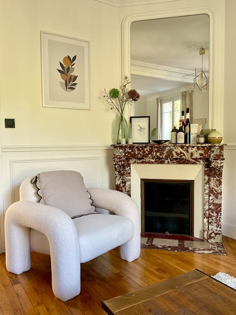Cozy & bright apartment 10 minutes from Paris