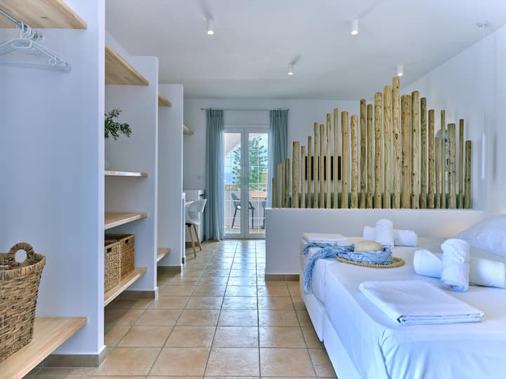 Superior Triple Room - Paros