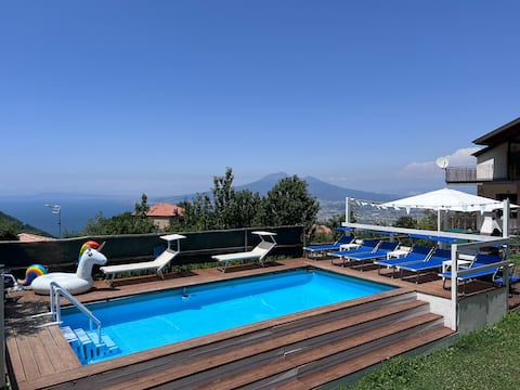 Apartment Napoli with pool and sea view