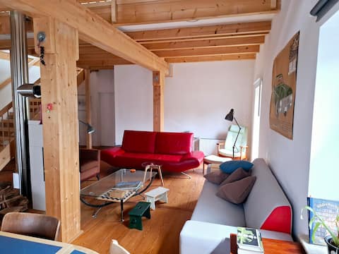 Room in city farmhouse near Hamburg