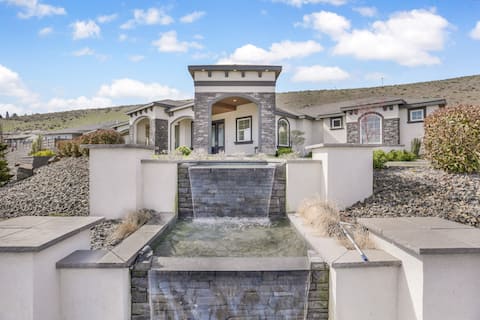 Private 3BR Luxury Villa BEST Stay in Tri-Cities