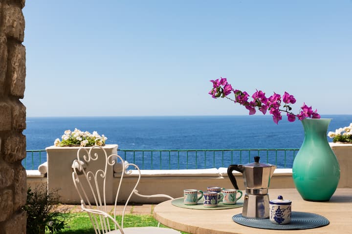 Villa Galene: Una Elegante Y Acogedora Villa De Tres Pisos Ubicada En El Centro De Positano. - Positano