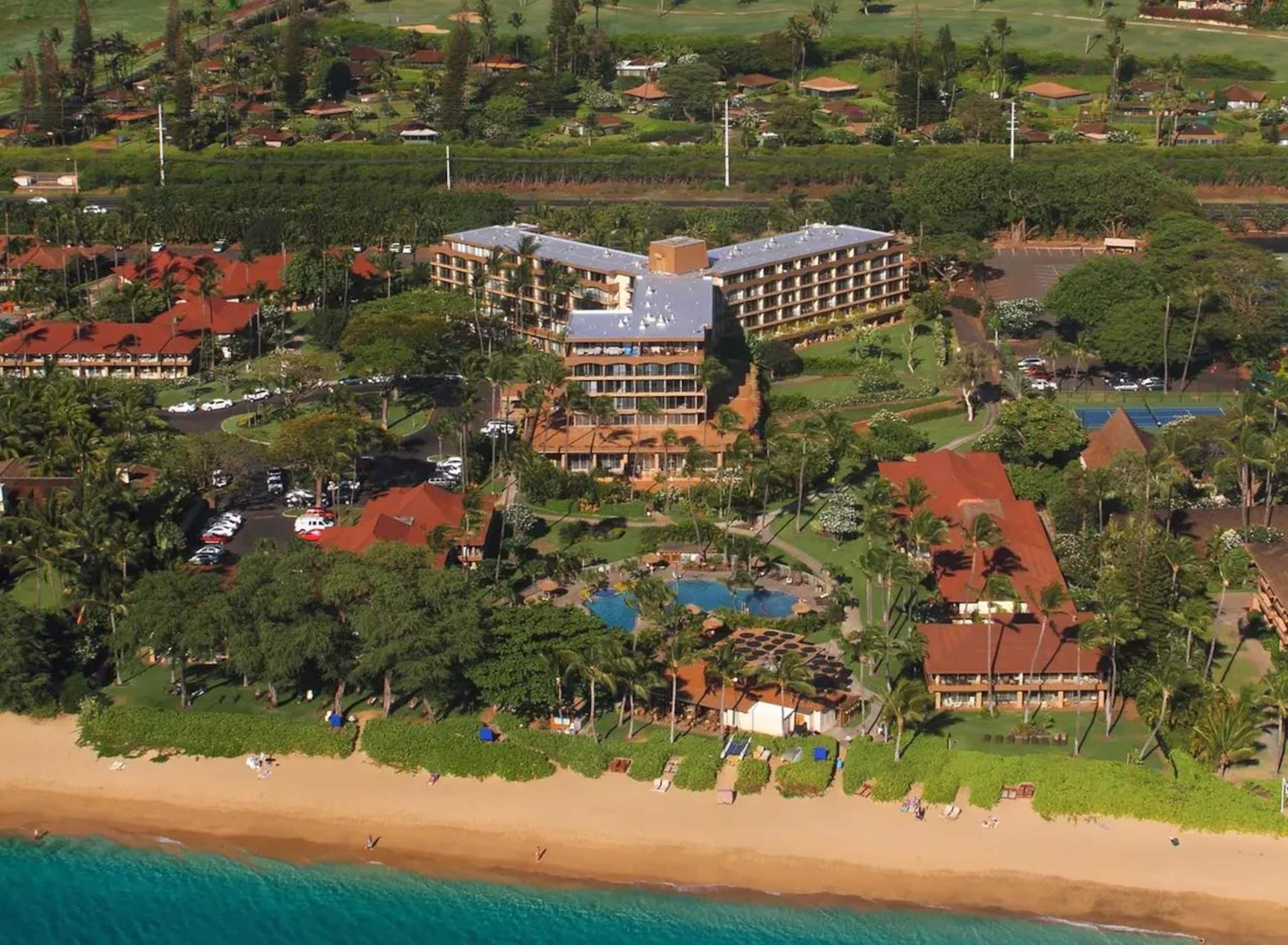 Resort in Lahaina · ★5.0 · 1 bedroom · 2 beds · 1 private bath - Image 32