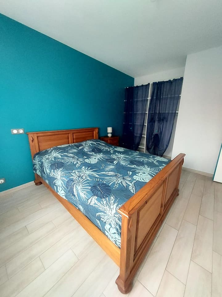 140 X90 სმ საწოლი 
 პირველი სართული 