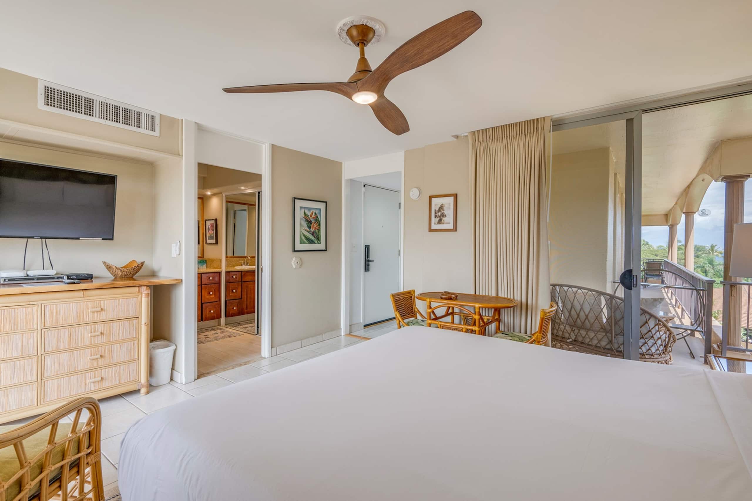 Resort in Lahaina · ★4.92 · Studio · 1 bed · 1 private bath - Image 21