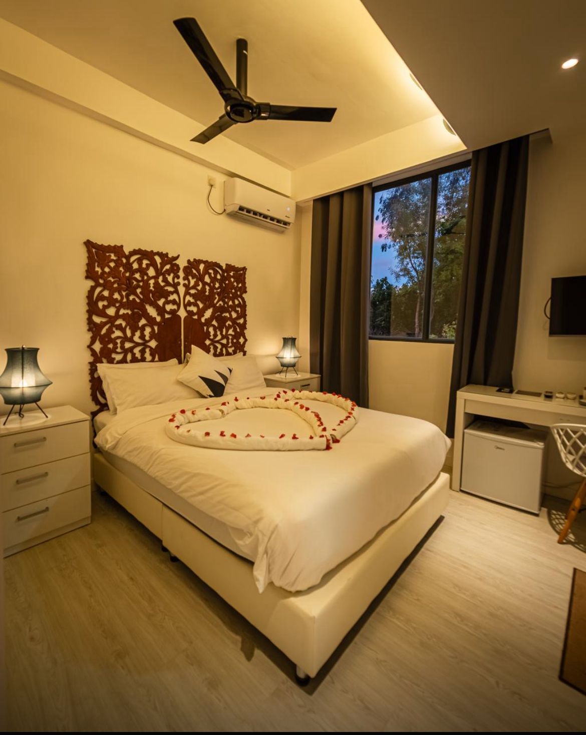 Kategoria e dhomës: Dhomë luksoze "Queen"
Kjo dhomë ndodhet në katin përdhes.
Kjo është dhoma jonë standarde.