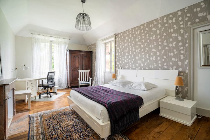 Veľká izba s rozlohou 25 m ²