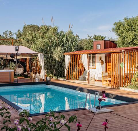 Morena one Bedroom bungalow with pool