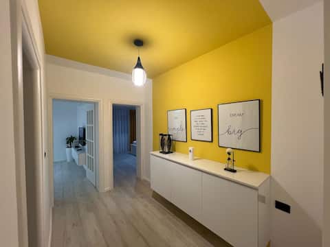 'The Yellow' Condo. - Feel at home.
