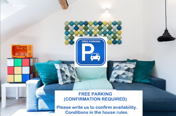 Downtown modern PopArt apt, AC, Airbnb Superhost