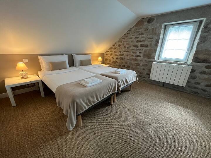 Две единични легла (с кука)