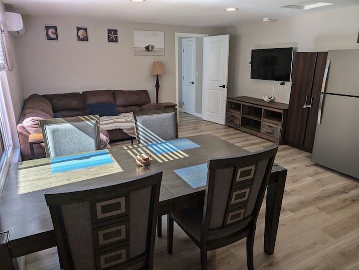 Modern Suite: Private Entry-patio-laundry, Parking - San Diego, CA