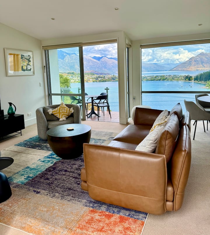 Ultimate Lake Views. Tikumu Lake House - Queenstown