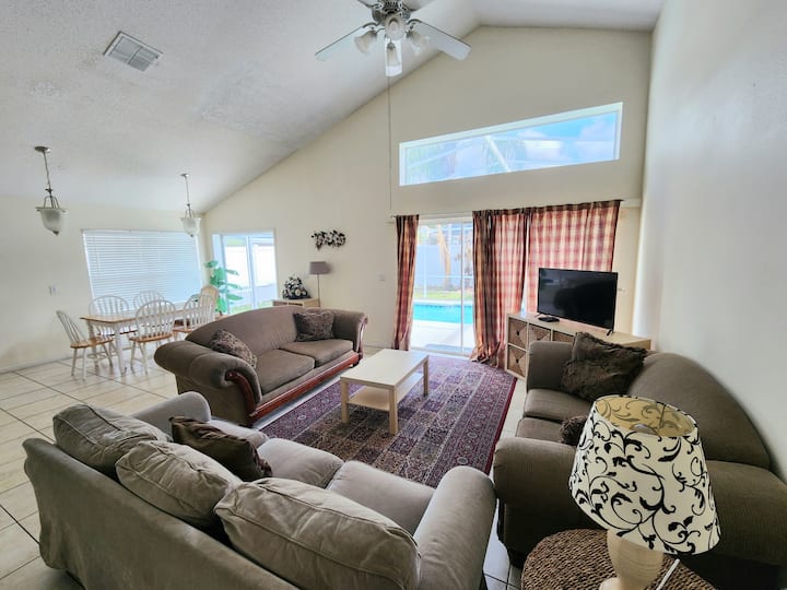 Affordable 5br 3ba*pool*privacy Fence*wifi*parking - Kissimmee, FL