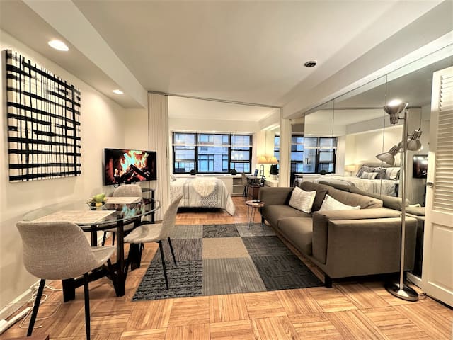 Doorman~2 Bedrooms Budget Apt~Elevator~Work & Home