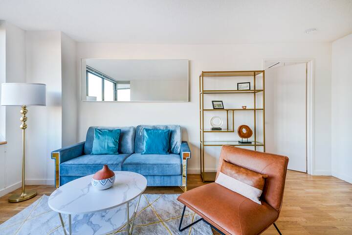 Amazing UES Luxury 2 Bed w/Gym, Pool,Laundry #6187 gallery image 4