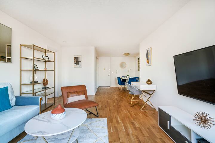 Amazing UES Luxury 2 Bed w/Gym, Pool,Laundry #6187 gallery image 3