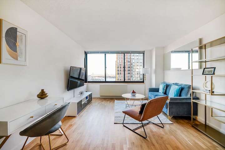 Amazing UES Luxury 2 Bed w/Gym, Pool,Laundry #6187