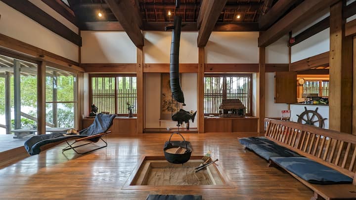 Seaside Japanese Thatched Retreat | 4 Guests - 東彼杵町