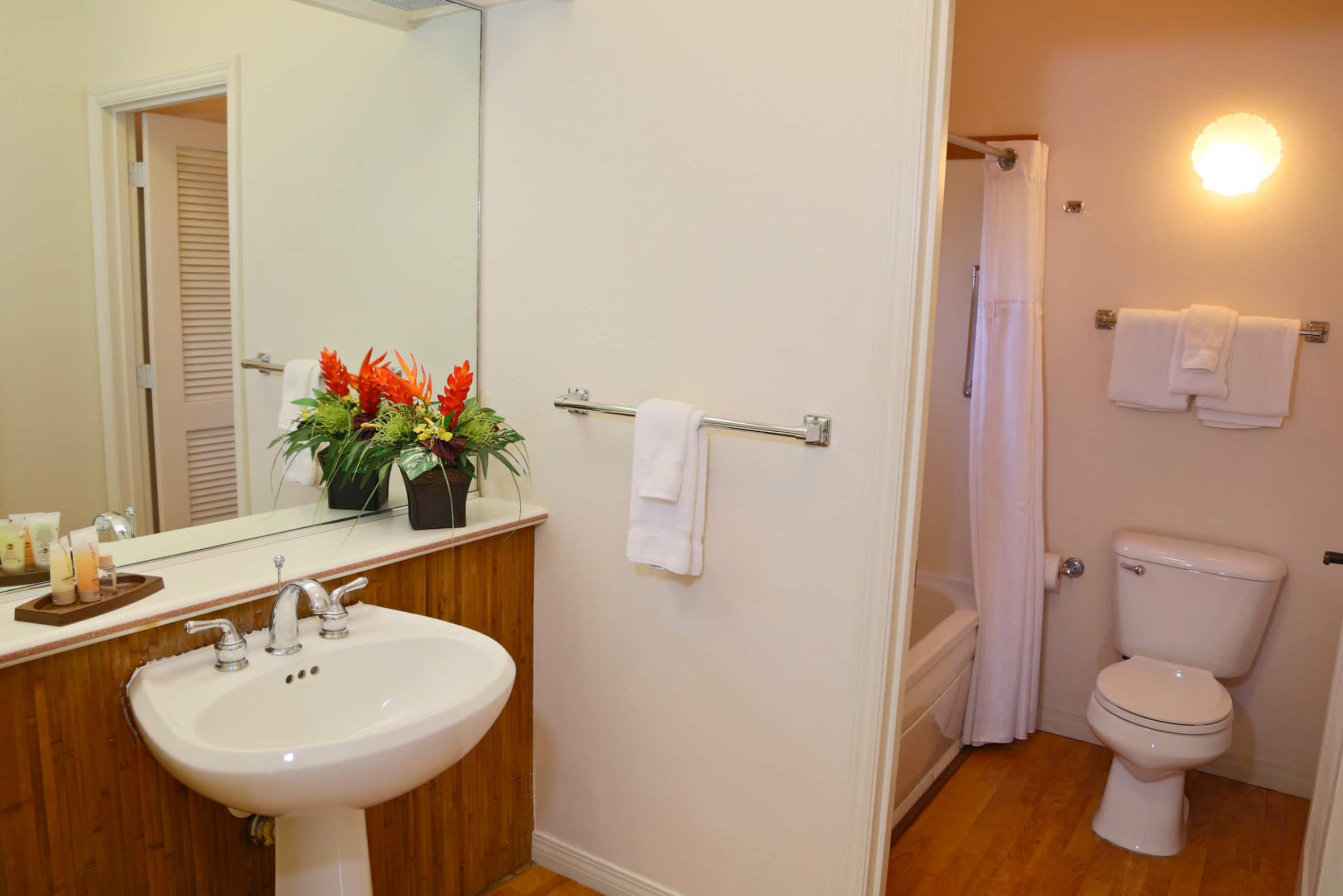 Resort in Princeville · ★4.82 · 2 bedrooms · 3 beds · 2 private baths - Image 15