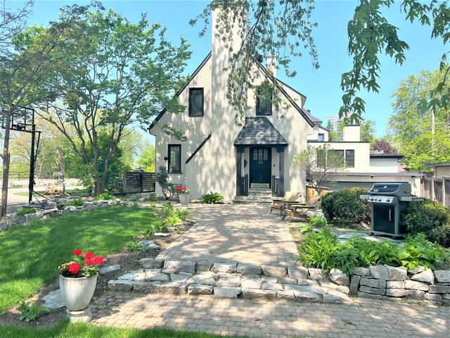 Rideau River / Kingsview Park / Tudor Style House