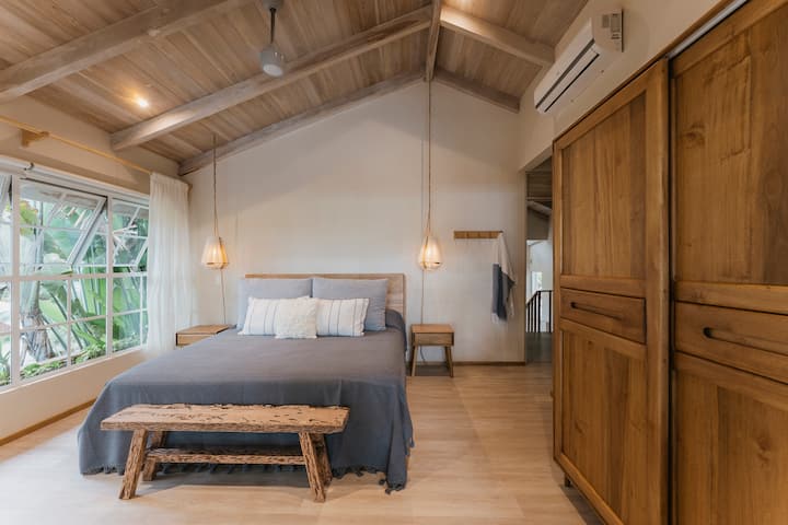 เครื่องปรับอากาศแรง ตู้เสื้อผ้าขนาดใหญ่ ความสะดวกสบายของคุณคือสิ่งสำคัญที่สุดสำหรับเรา