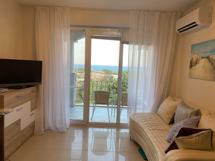Lovely 2 Bedroom 2 Bath Condo With View And A Pool - Varna